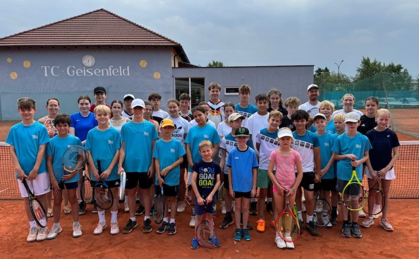 Sommerfest des Tennisnachwuchs: Vier Stunden voller Bewegung und Gemeinschaft